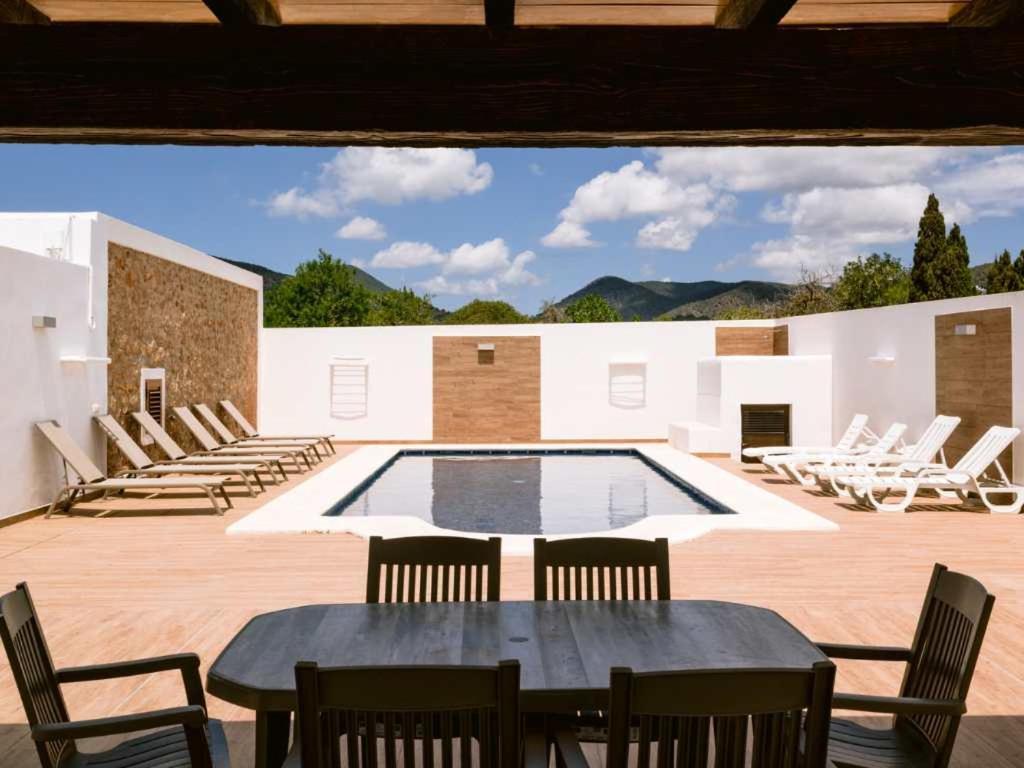Can Pep Luis Can Pep Mortera Is Located In The Beautiful Countryside Near To Playa Den Bossa Sant Jordi de ses Salines Exterior photo