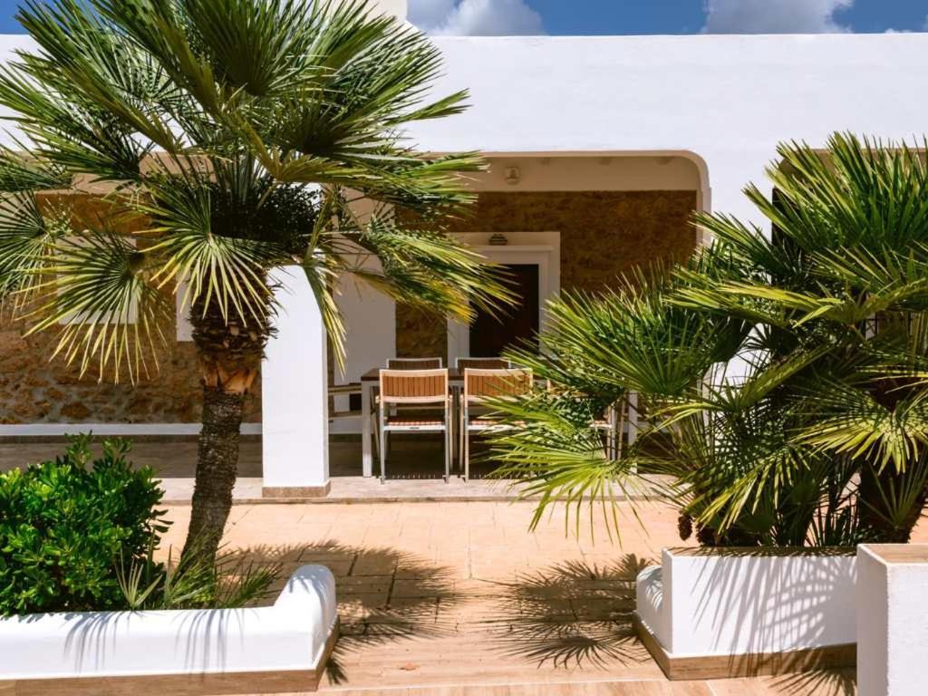 Can Pep Luis Can Pep Mortera Is Located In The Beautiful Countryside Near To Playa Den Bossa Sant Jordi de ses Salines Exterior photo