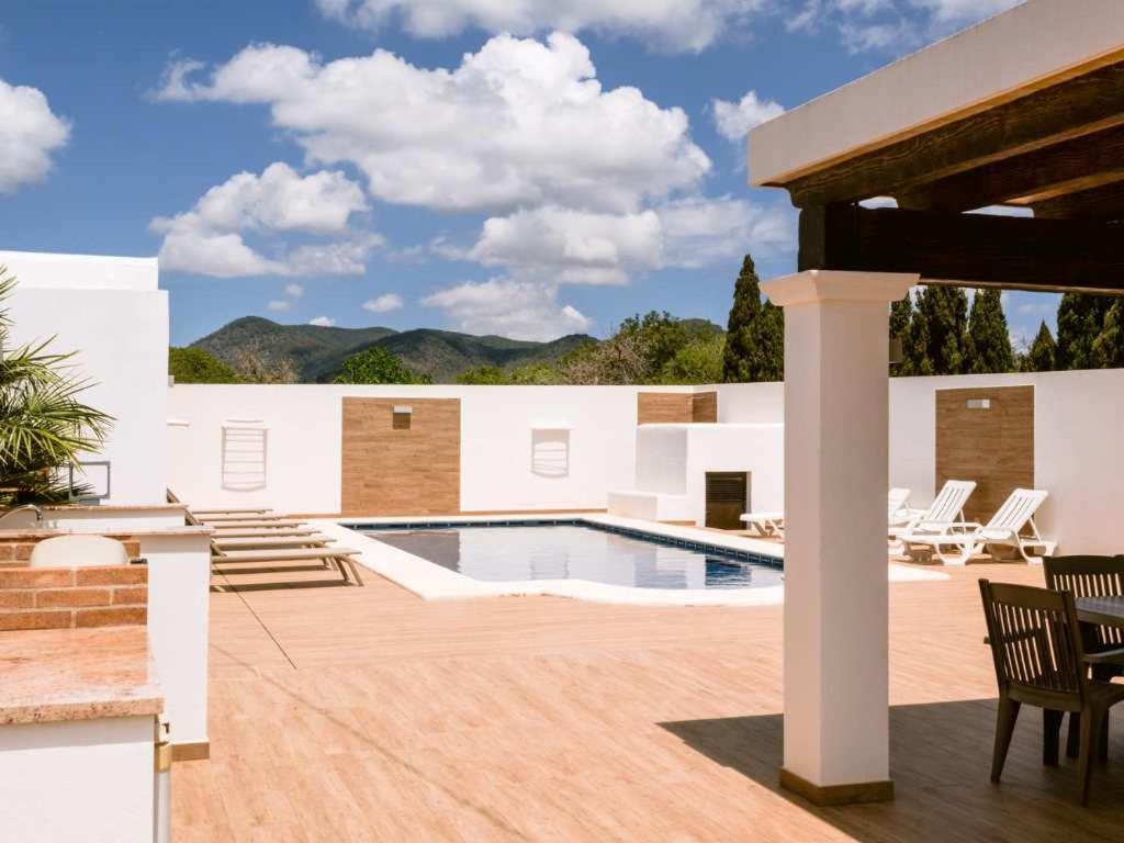 Can Pep Luis Can Pep Mortera Is Located In The Beautiful Countryside Near To Playa Den Bossa Sant Jordi de ses Salines Exterior photo