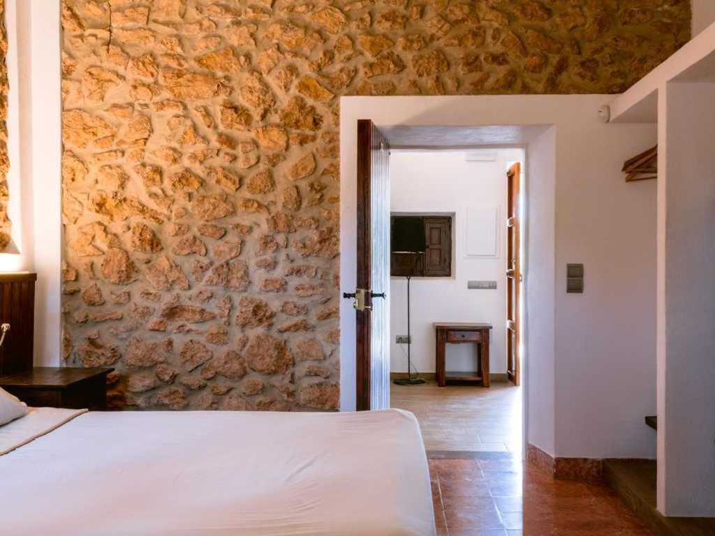 Can Pep Luis Can Pep Mortera Is Located In The Beautiful Countryside Near To Playa Den Bossa Sant Jordi de ses Salines Exterior photo